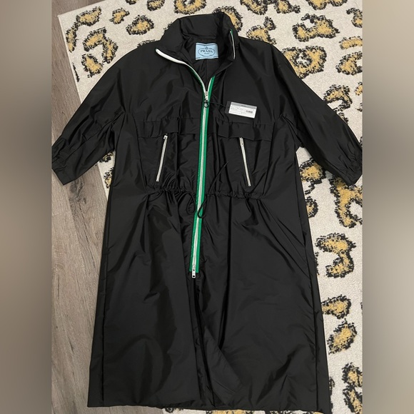NWT ($1350) PRADA Nylon Coat. Hood in collar. Oversized fit. Size 38